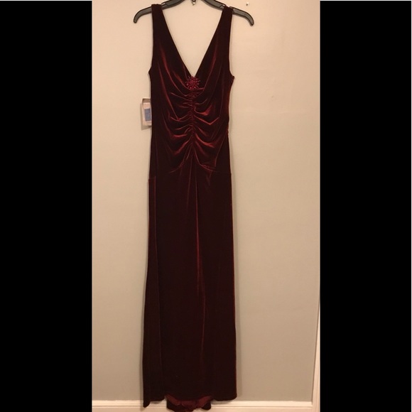 Jessica McClintock Dresses & Skirts - JESSICA MCCLINTOCK RED VELVET LONG DRESS